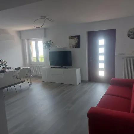 Aurora Сала-Комачина